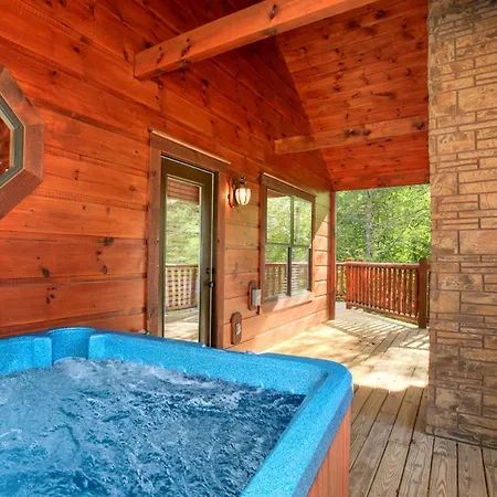Bear Cub Lodge Holiday Home